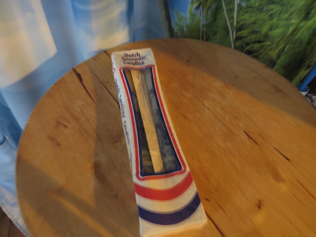 dutch souvenir candles 2 kaarsen delfts blauw, Overige materialen, Blauw, Nieuw, Ophalen of Verzenden