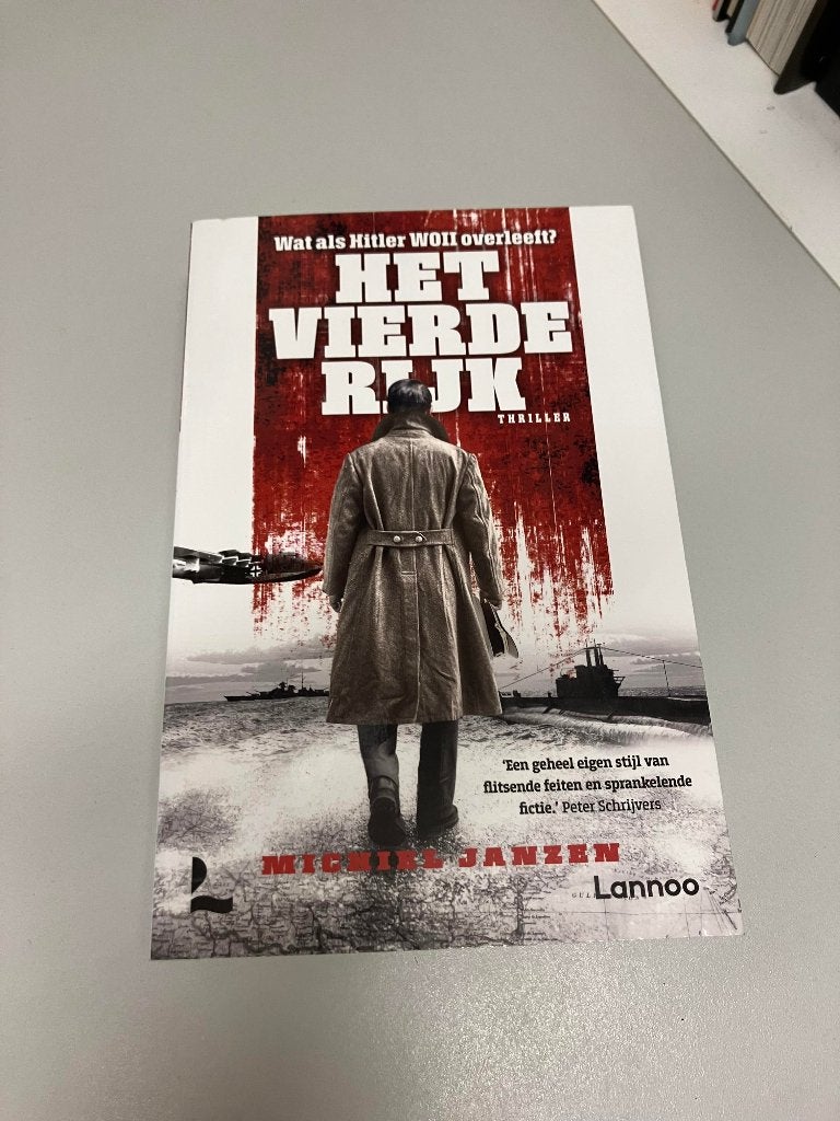 Het vierde Rijk Wat als Hitler wo2 overleeft, Ophalen of Verzenden, Tweede Wereldoorlog, Gelezen, Algemeen