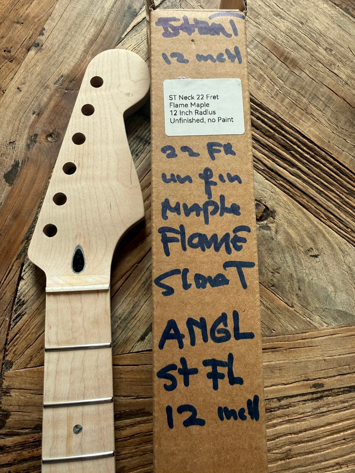 Stratocaster hals”unfin Flame Maple 22 fret”ANGL ST FL 22, Muziek en Instrumenten, Instrumenten | Onderdelen, Verzenden, Geen