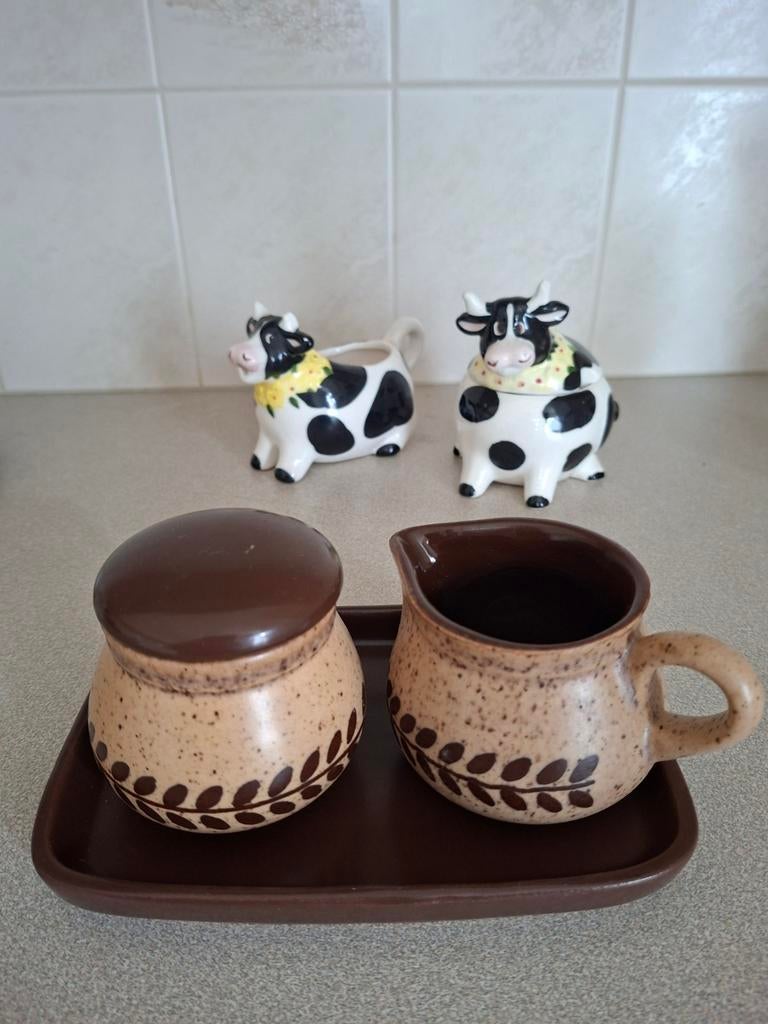Retro roomstelletje op schotel, als nieuw. Beige/ Bruin., Overige typen, Nieuw, Ophalen of Verzenden, Overige stijlen