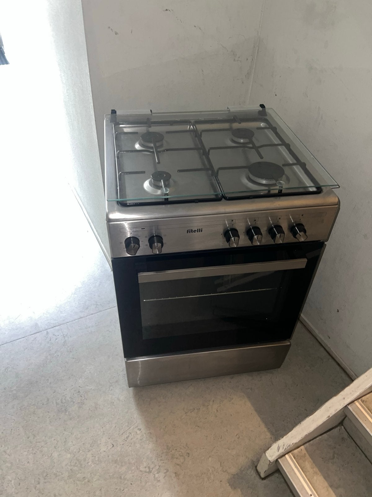 Fitelli Vrijstaand Gasfornuis met Oven - Zo goed als nieuw, Witgoed en Apparatuur, Fornuizen, 60 cm of meer, Zo goed als nieuw