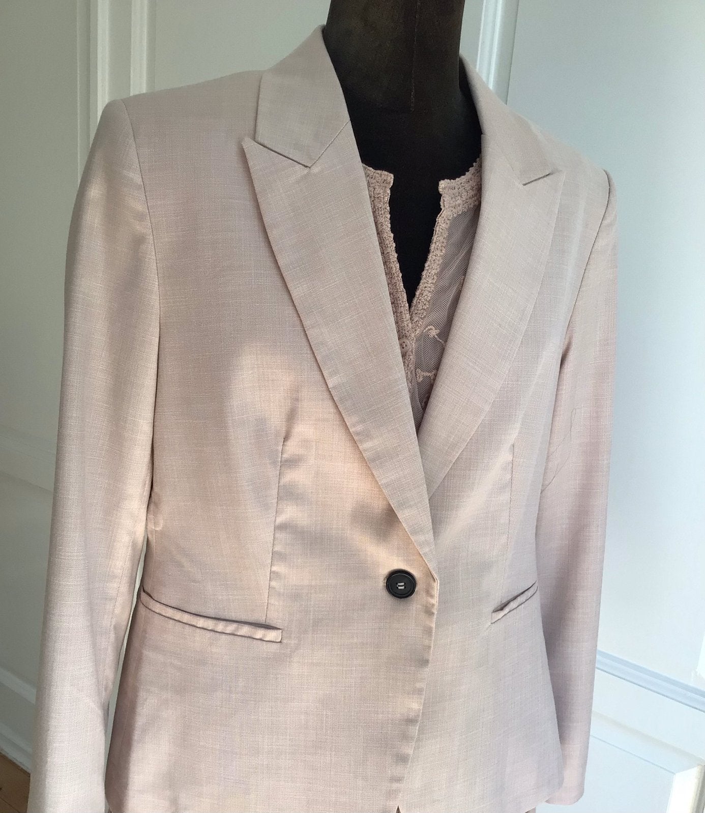 Prachtig nieuw jasje in nude kleur, Ophalen of Verzenden, Nieuw, Maat 38/40 (M), Overige kleuren
