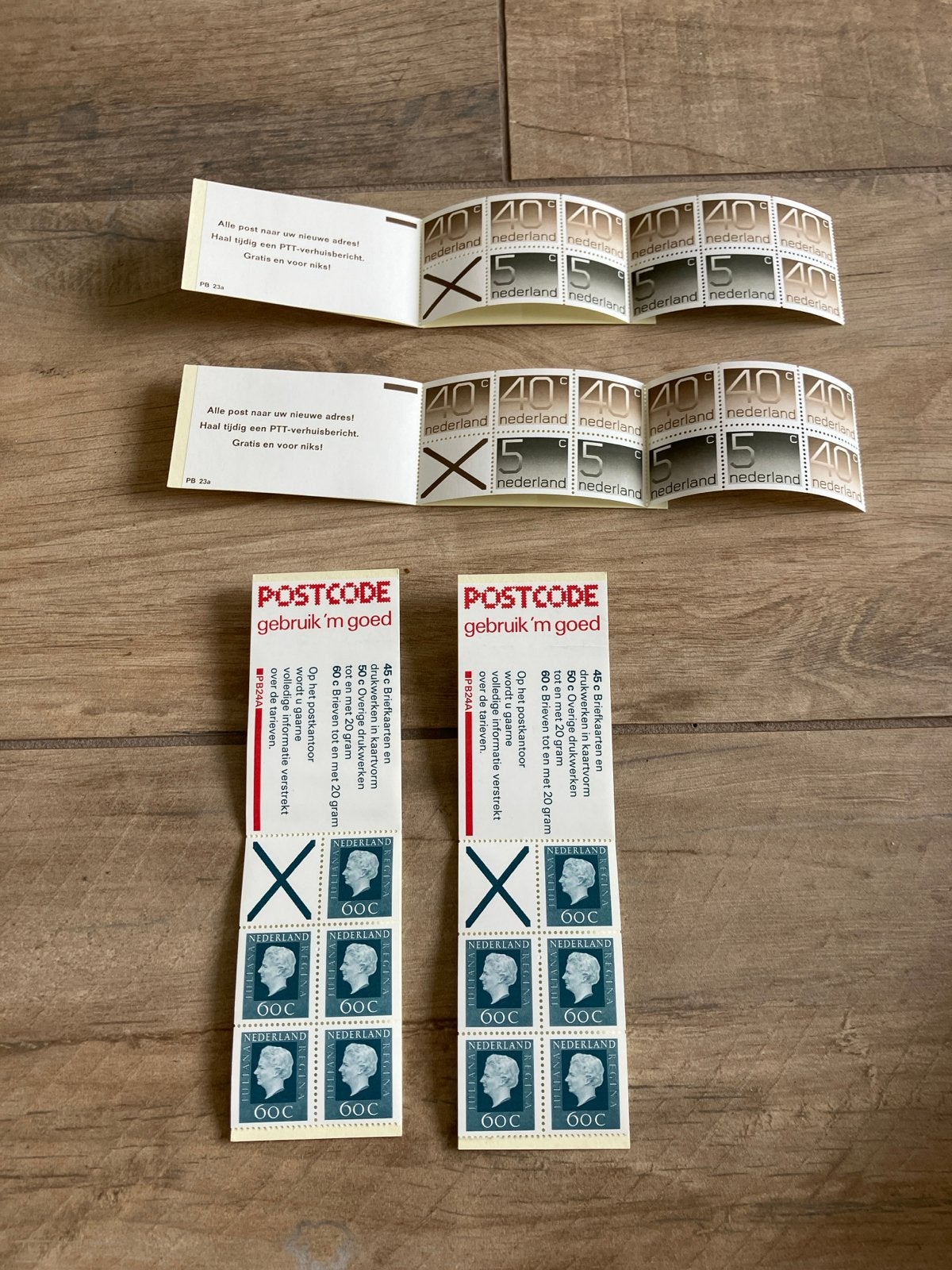 PTT Postzegelboekjes: Verhuisbericht en Postcode (2 sets), Postzegels en Munten, Postzegels | Nederland, Ophalen of Verzenden