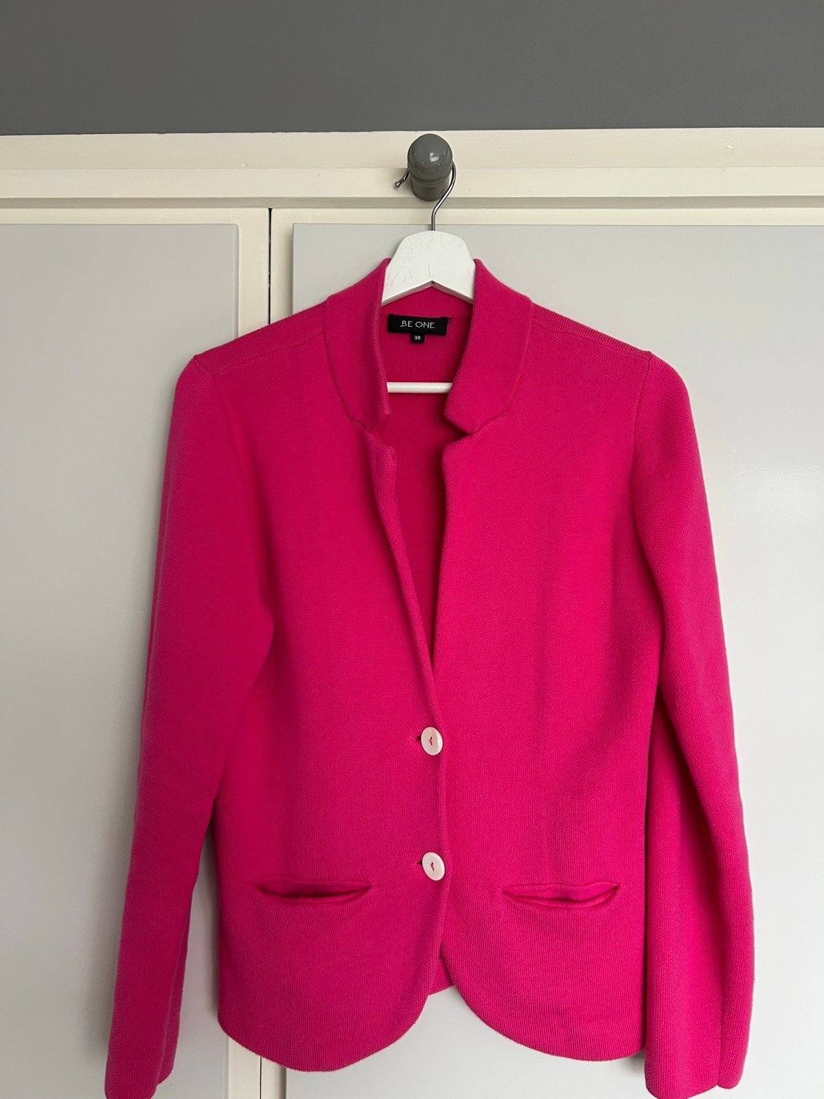 BE ONE fuchsia roze blazer vest maat 38, Ophalen of Verzenden, Zo goed als nieuw, Maat 38/40 (M), Roze