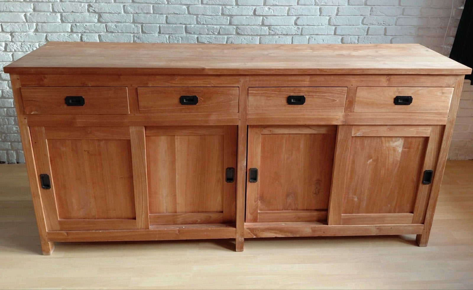 Prachtig Massief Teakhouten Dressoir – Landelijk & Stoer