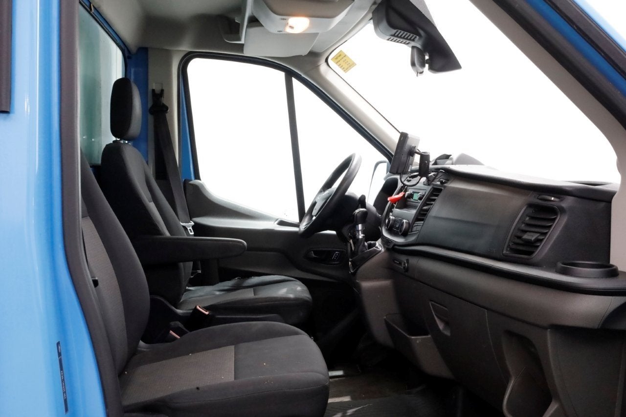 Ford Transit 350 2.0 TDCI 130pk E6 Bakwagen met achterdeuren, Auto's, Voorwielaandrijving, 15 km/l, Euro 6, Blauw