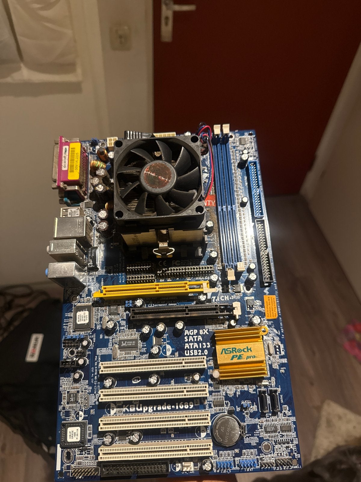 ASRock PE Pro Moederbord met CPU en Koeler, Ophalen, Gebruikt, Overige typen, DDR