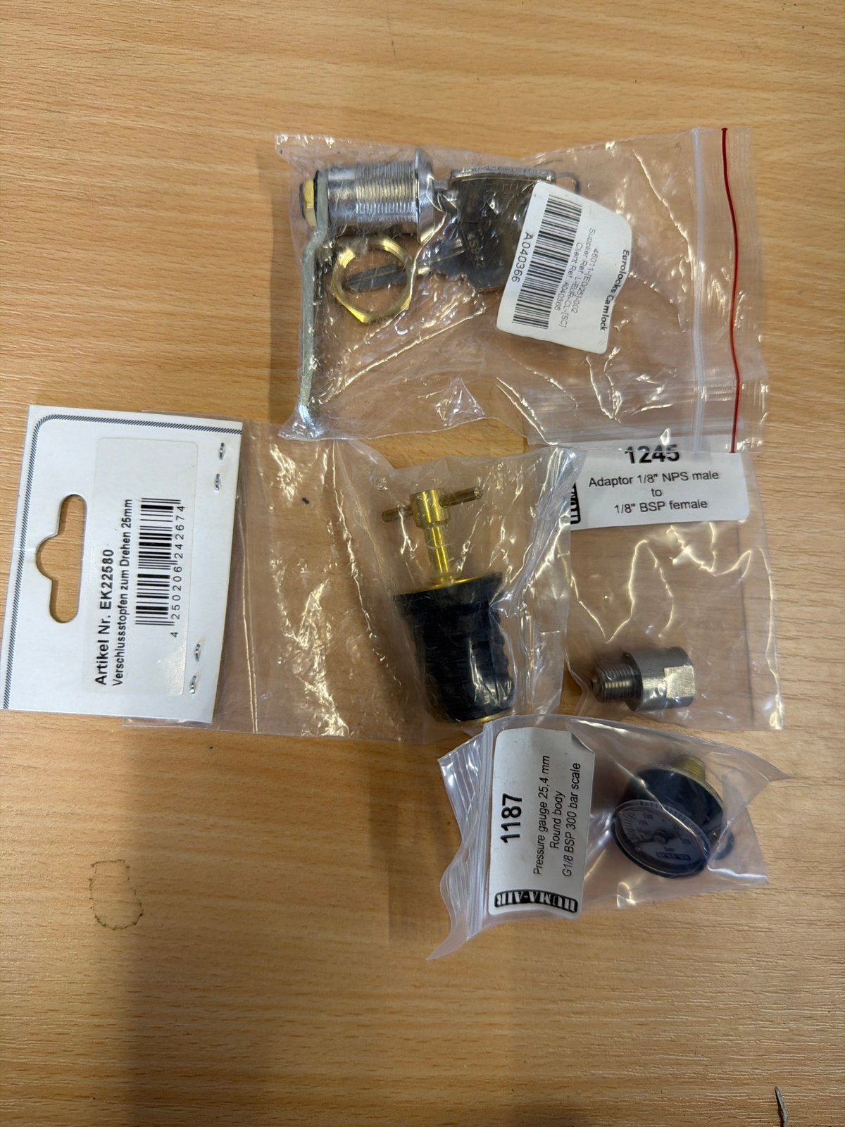 Diverse onderdelen: Manometer, Adapter, Sluitstop, Nieuw, Ophalen of Verzenden, Nvt, Nvt