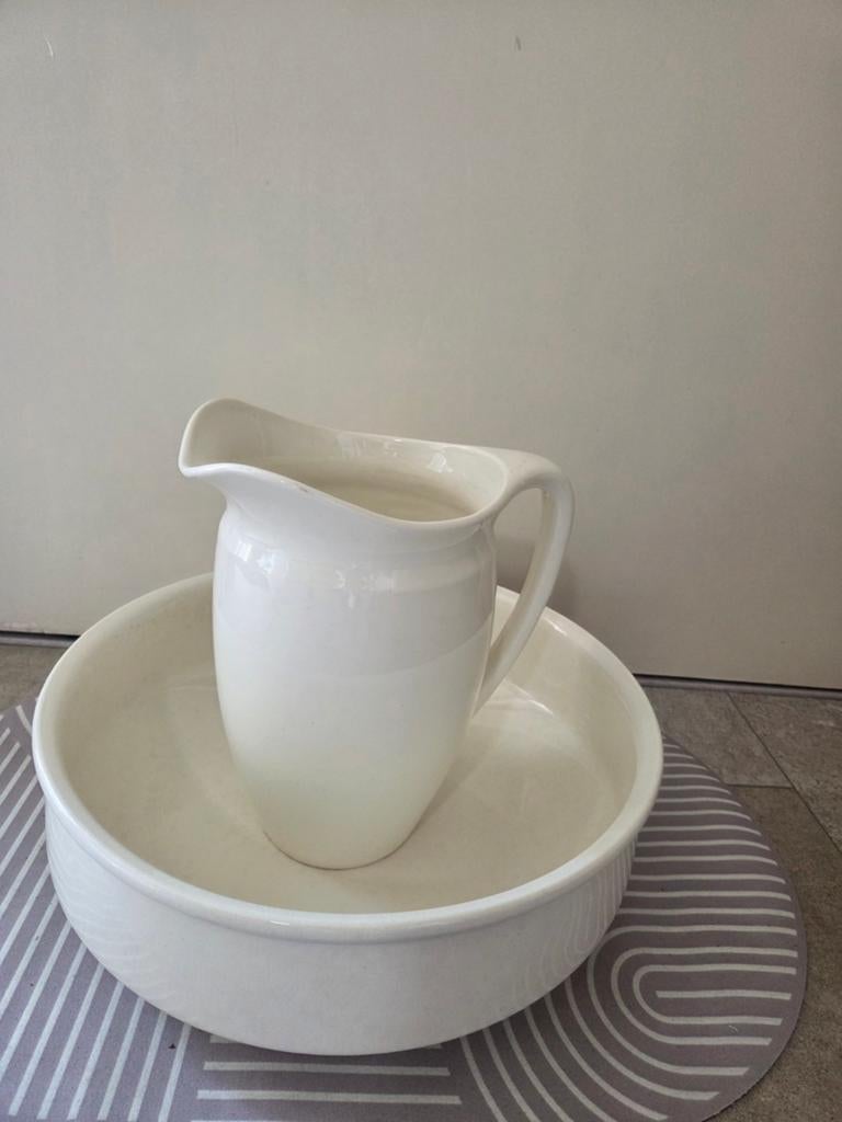 Witte keramische kan en schaal set, Antiek en Kunst, Antiek | Keramiek en Aardewerk, Ophalen