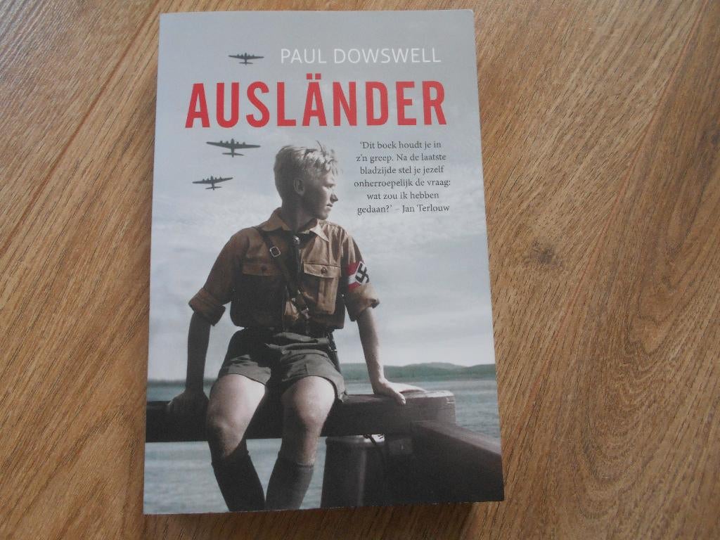Paul Dowswell Ausländer, Ophalen of Verzenden, Tweede Wereldoorlog, Zo goed als nieuw, Overige onderwerpen
