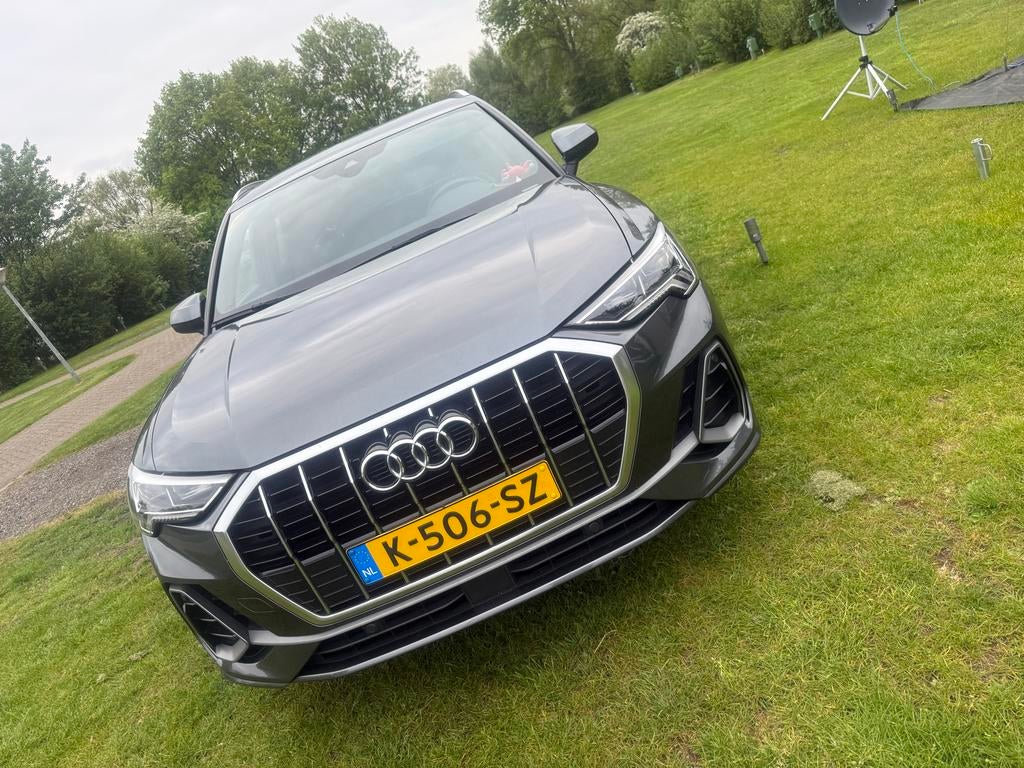 Audi Q3 35 Tfsi 150pk S Tronic 2021 Grijs, Auto's, 15 km/l, 4 cilinders, 1505 kg, Origineel Nederlands