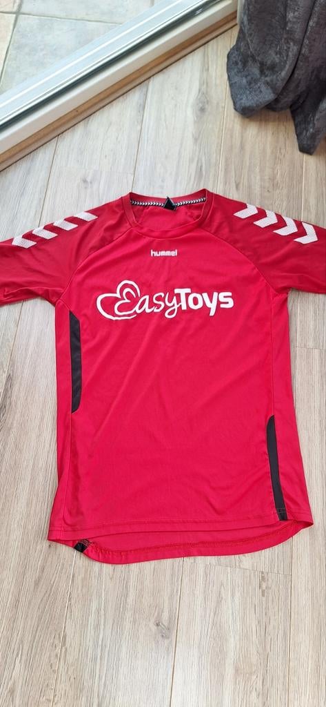 Diverse sportkleding: Hummel shirt, oranje shirt, sportshort, Overige typen, Zo goed als nieuw, Hummel, Rood