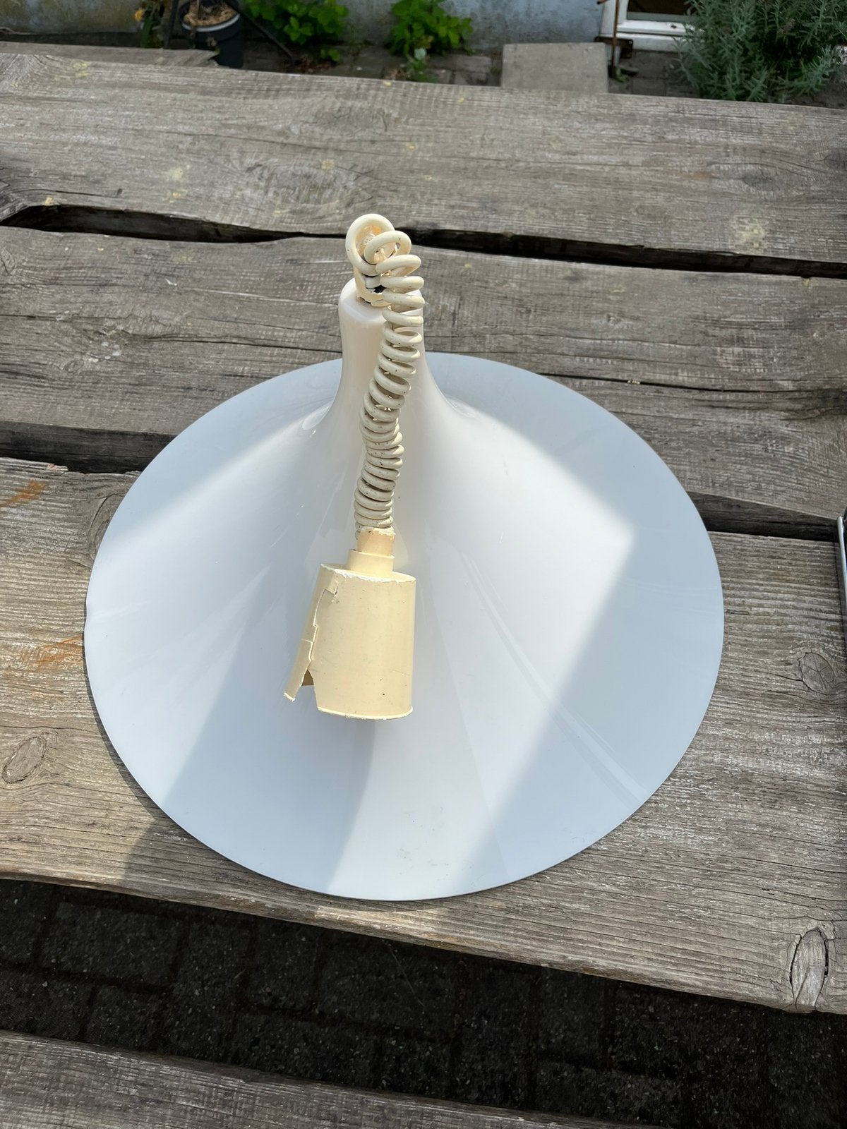 Kunststof plastic heksen hoed lamp wit vintage retro €65, Kunststof, Gebruikt, Vintage retro space age jaren 60-70 hnglmp wit kunststof