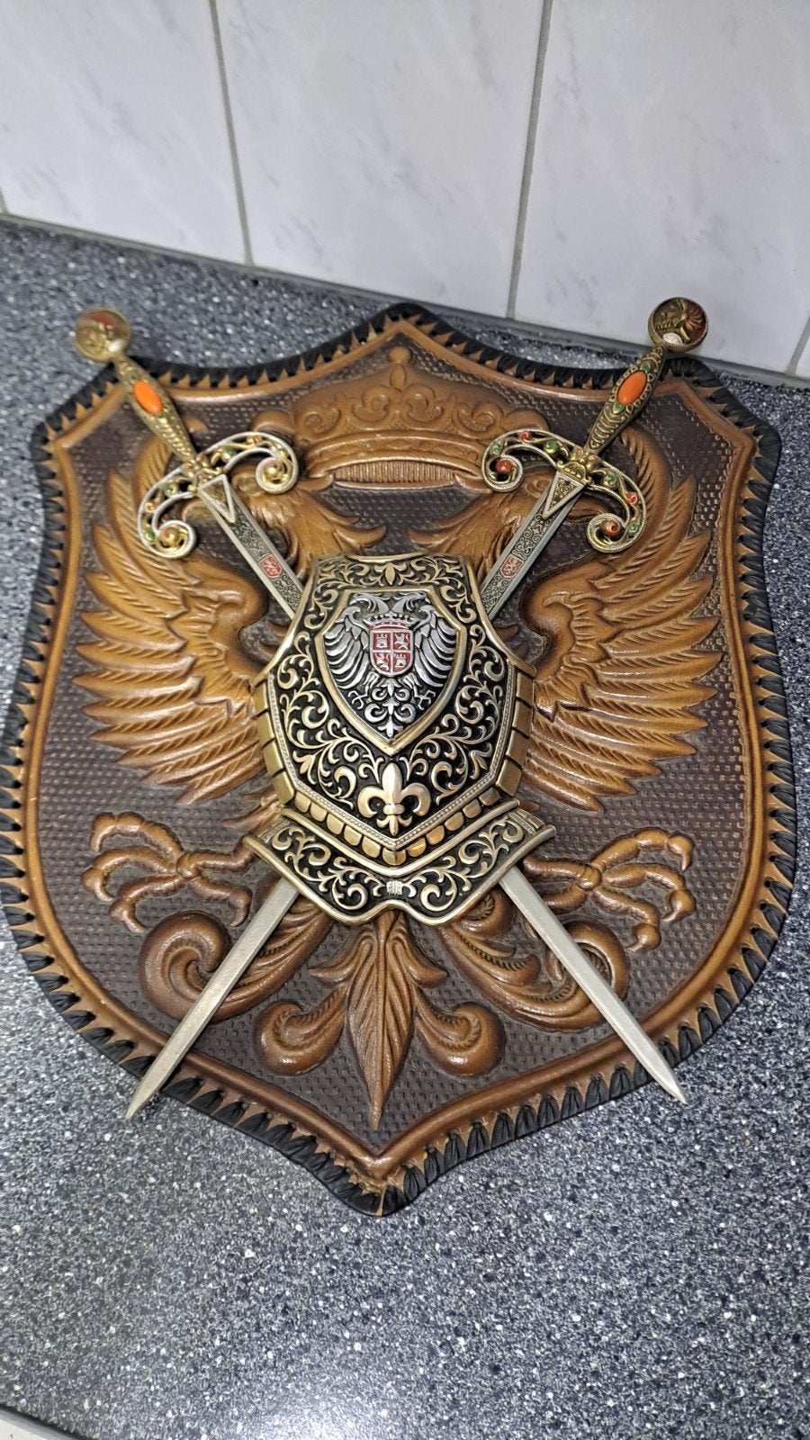 Decoratief vintage Spaans Schild met Zwaarden, Gebruikt, Onbekend, Ophalen of Verzenden, Onbekend