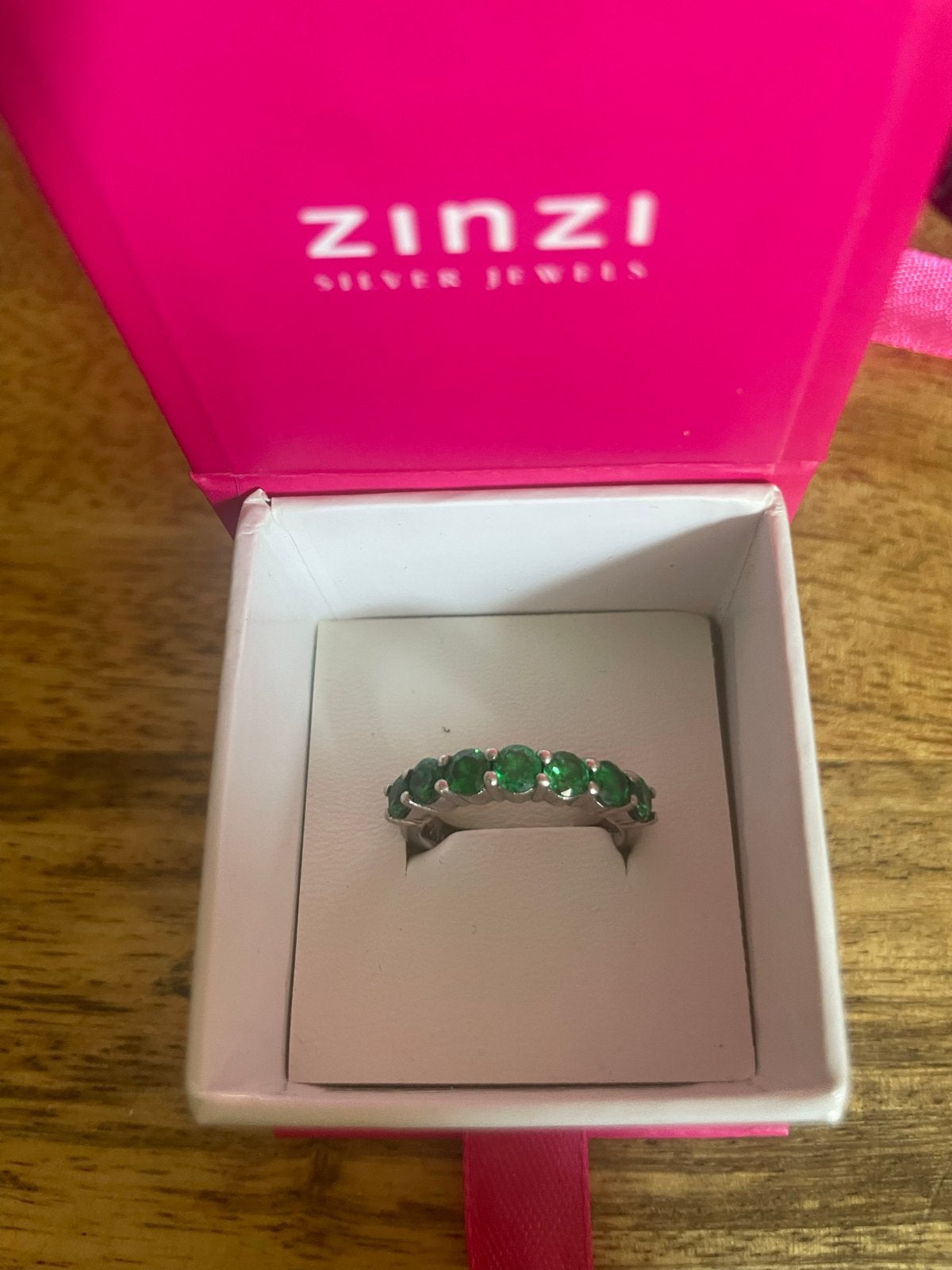 Zinzi ring mt 19 groen, Sieraden, Tassen en Uiterlijk, Ringen, 19 tot 20, Ophalen of Verzenden, Zo goed als nieuw, Met edelsteen