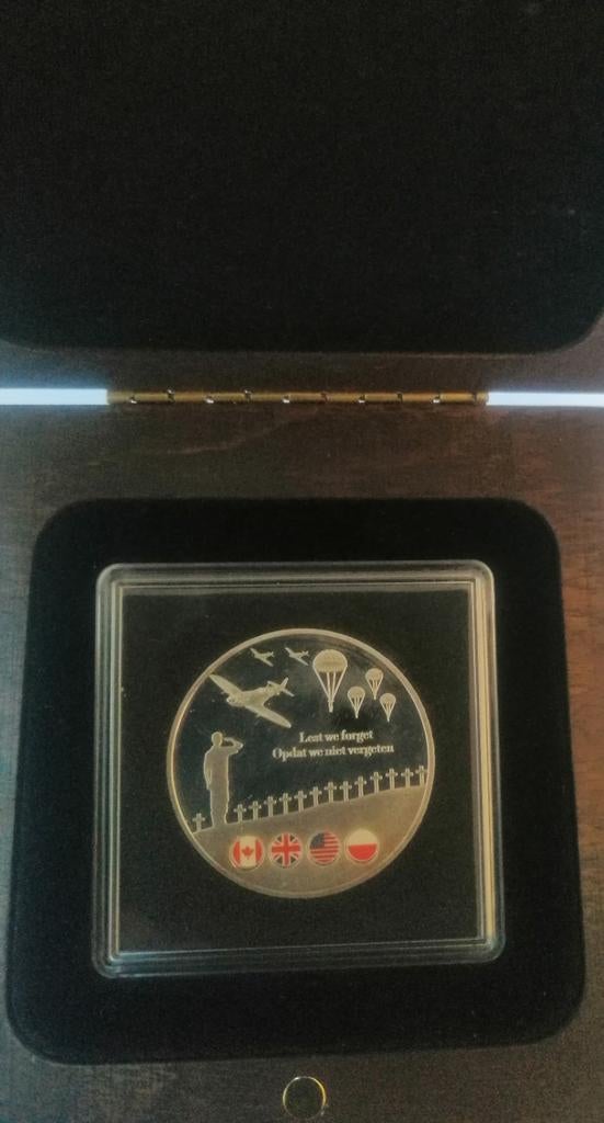 Officiële Herdenkingsuitgifte 75 Jaar Vrede en Vrijheid, Verzenden
