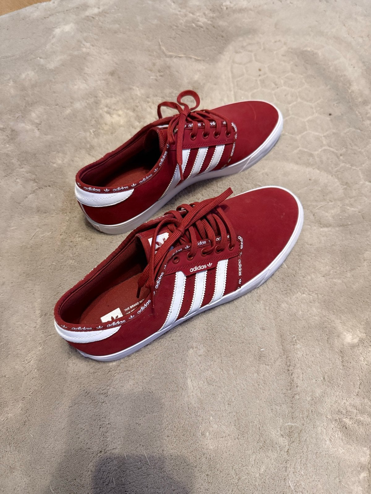 Adidas Sneakers Rood - Maat 44 2/3, Ophalen of Verzenden, Zo goed als nieuw, Rood, Sneakers of Gympen