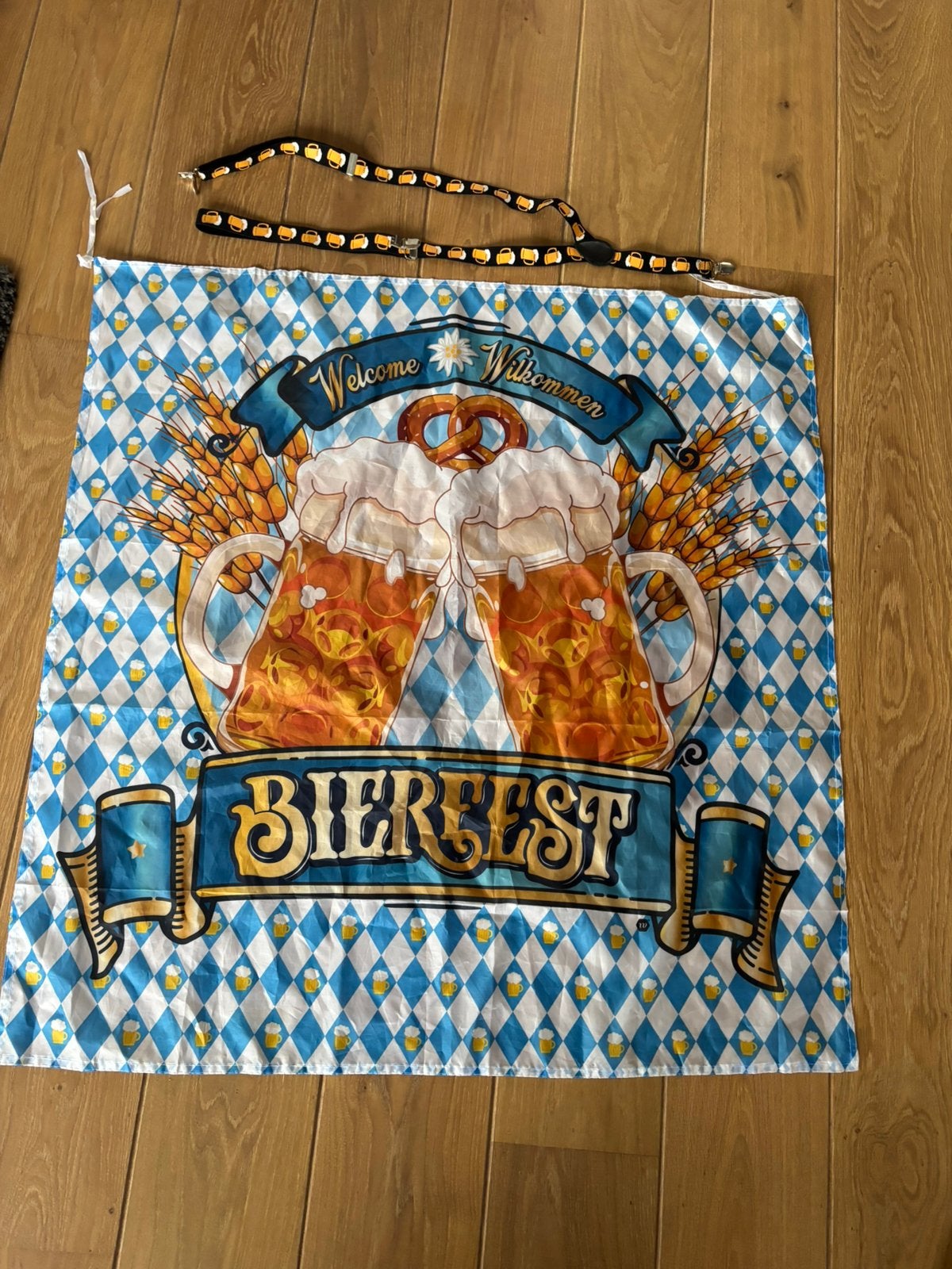 Biercape + bretels met biertjespatroon, Ophalen of Verzenden, Zo goed als nieuw