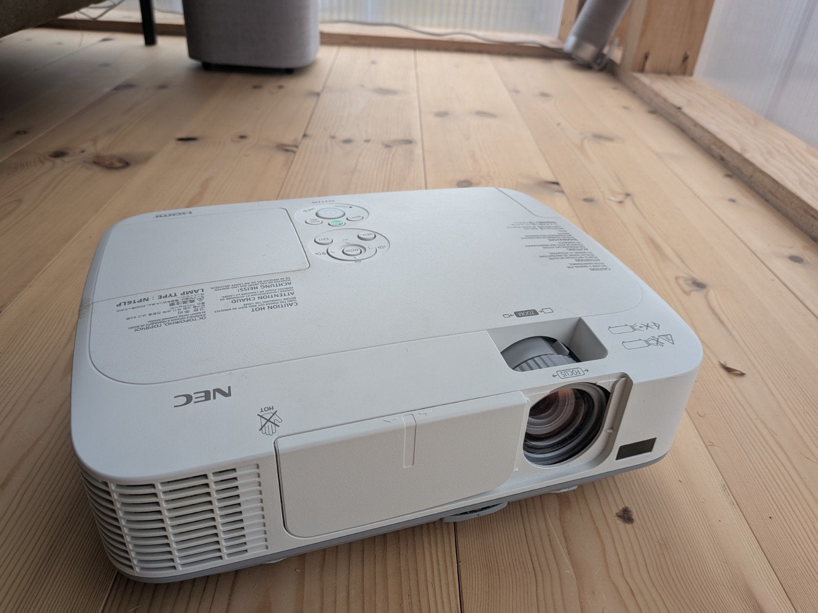 Epson M311W 720p Projector met plafondbevestiging, Gebruikt, HD (720), Epson, Ophalen of Verzenden