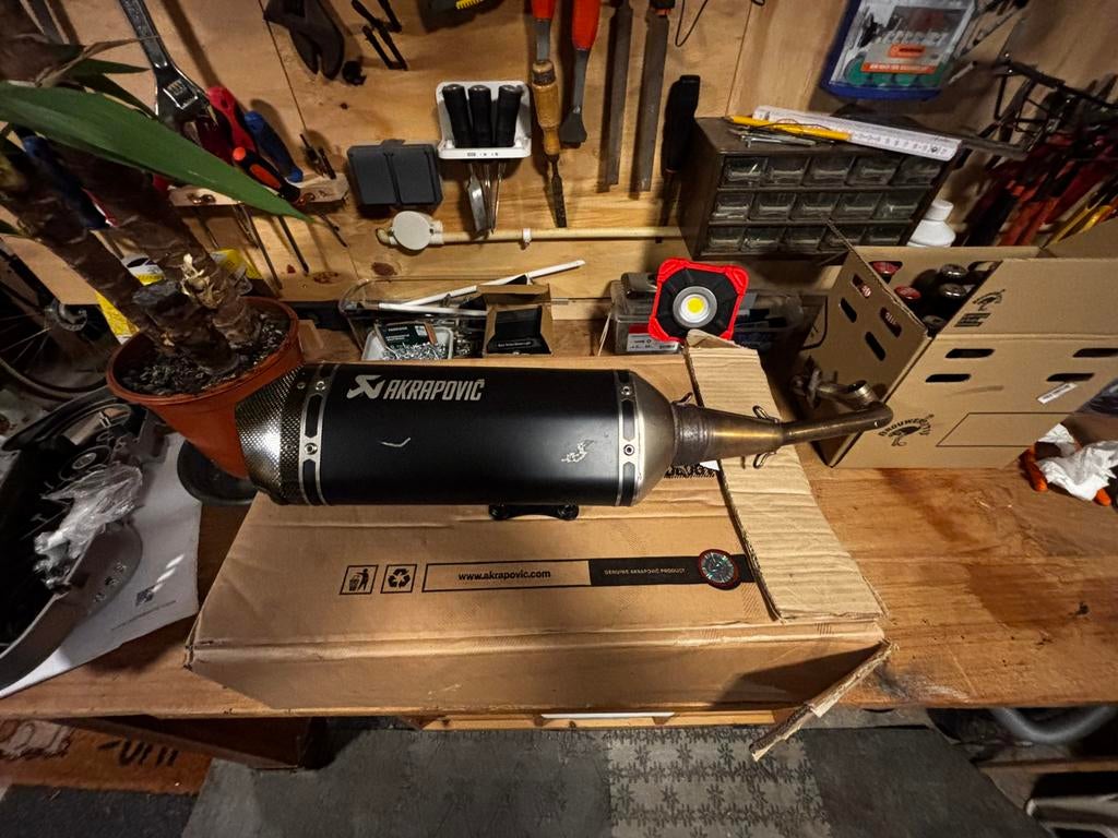 Akrapovic uitlaat Vespa Sprint, Fietsen en Brommers, Brommeronderdelen | Scooters, Ophalen, Zo goed als nieuw, Uitlaat, Vespa