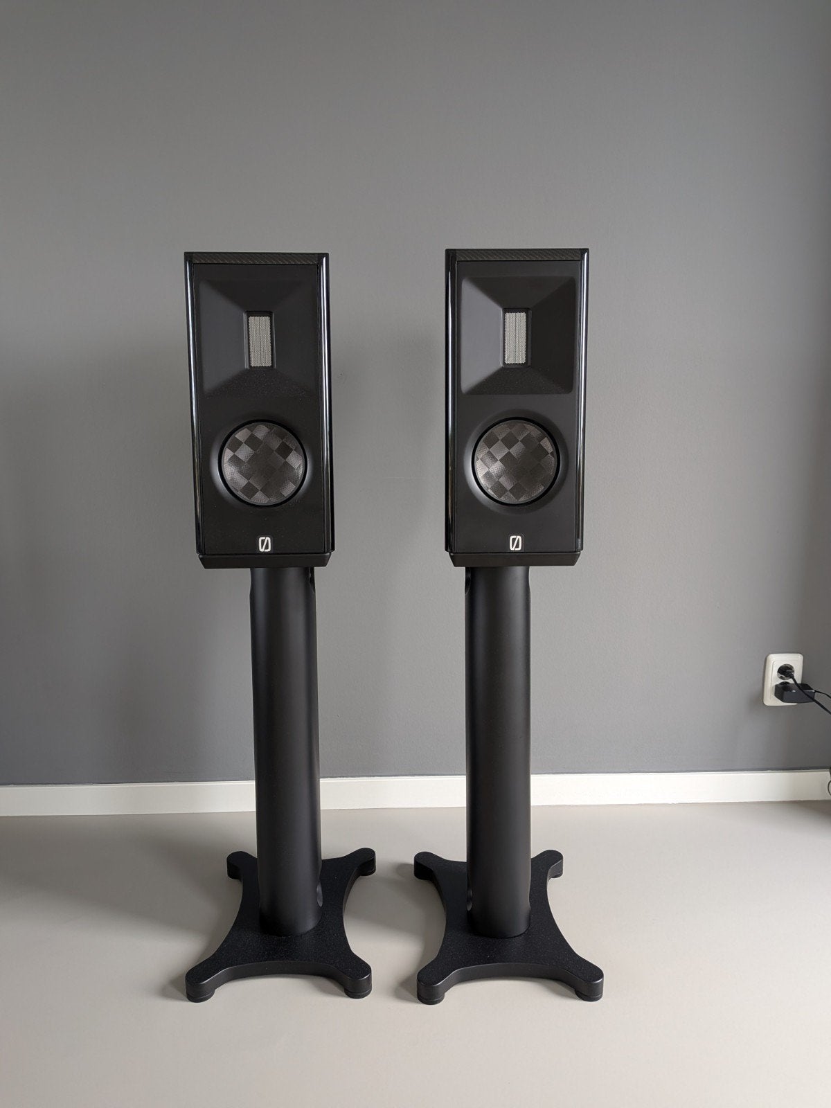 Borresen X1 High-End Luidsprekers incl. originele stands, Audio, Tv en Foto, Zo goed als nieuw, Minder dan 60 watt, Boekenplank luidspreker