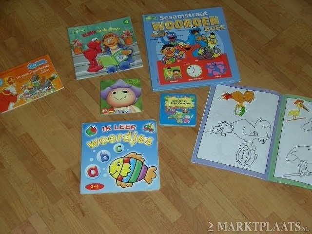 boekjes o.a. sesamstraat (2), Ophalen of Verzenden, Zo goed als nieuw, Fictie algemeen
