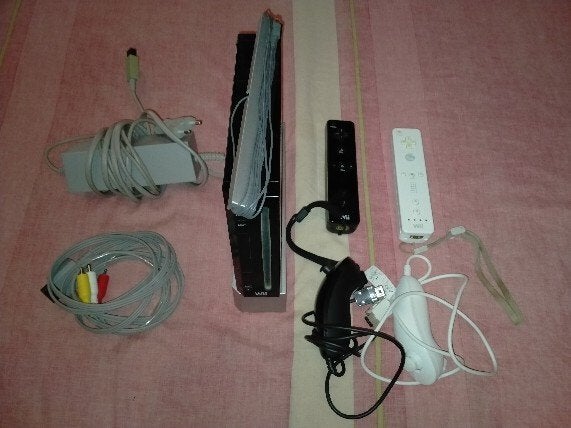 Zwarte Nintendo Wii met mario kart, mario bros en wii sports, Spelcomputers en Games, Spelcomputers | Nintendo Wii, Ophalen, Gebruikt