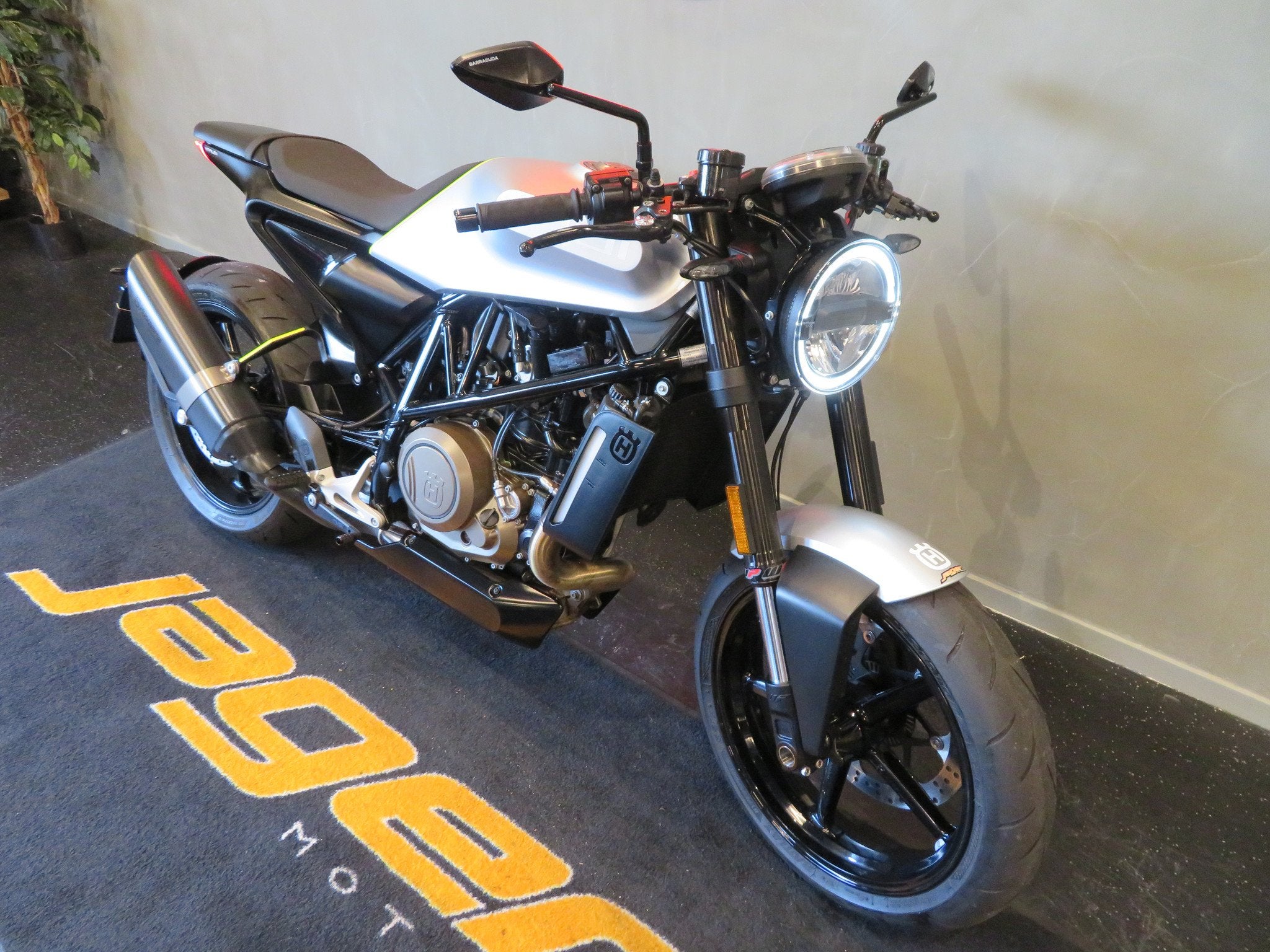 Husqvarna VITPILEN 701 TOPSTAAT! (bj 2019), Bedrijf, Naked bike