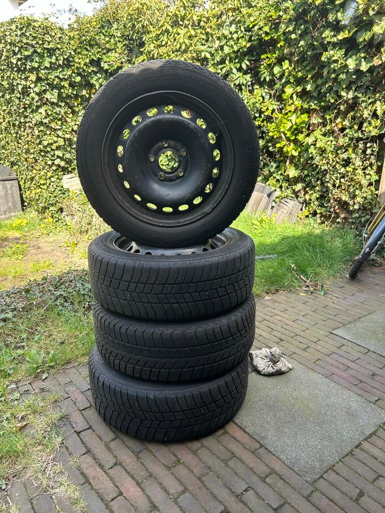 Banden op stalen velg 205/55 R16 Renault Megane, Auto-onderdelen, Banden en Velgen, Ophalen, Gebruikt, 16 inch, Banden en Velgen