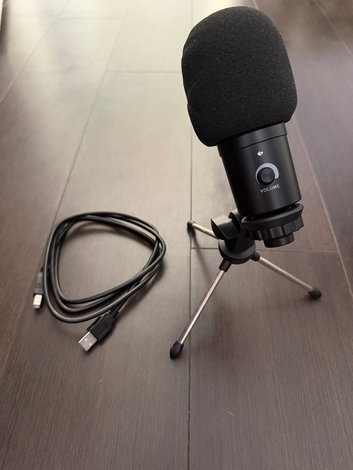 USB Studiomicrofoon met Statief en Volumeregeling, Muziek en Instrumenten, Microfoons, Ophalen of Verzenden, Zo goed als nieuw