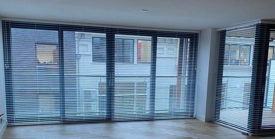 Moderne horizontale jaloezieën voor grote ramen, 200 cm of meer, Wit, Ophalen of Verzenden, Zo goed als nieuw