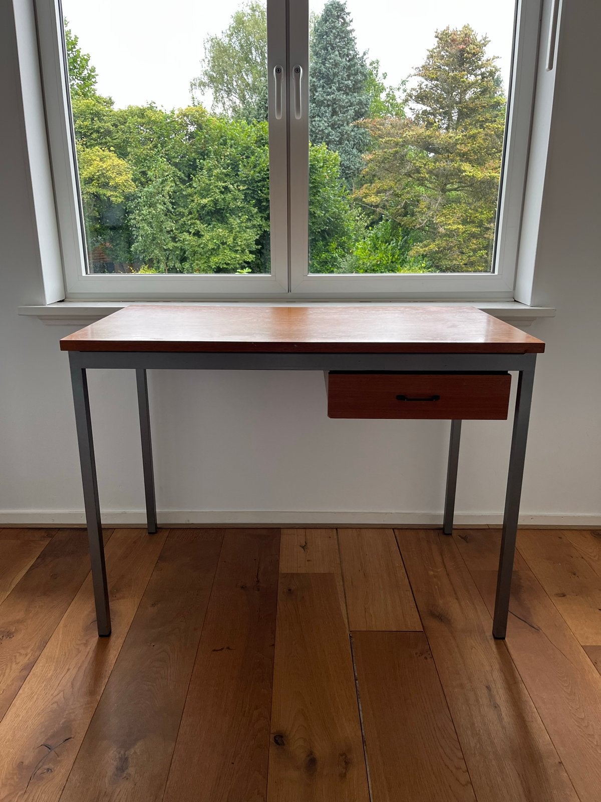 Bureau met lade - Hout en metaal, Ophalen, Gebruikt, Schoolbureau, 55 cm