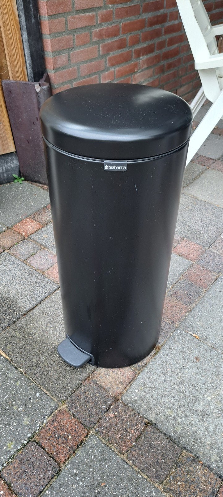 Brabantia Pedaalemmer 30 liter Mat Zwart, Huis en Inrichting, Woonaccessoires | Prullenbakken, Ophalen, 50 – 75, Met pedaal, Metaal