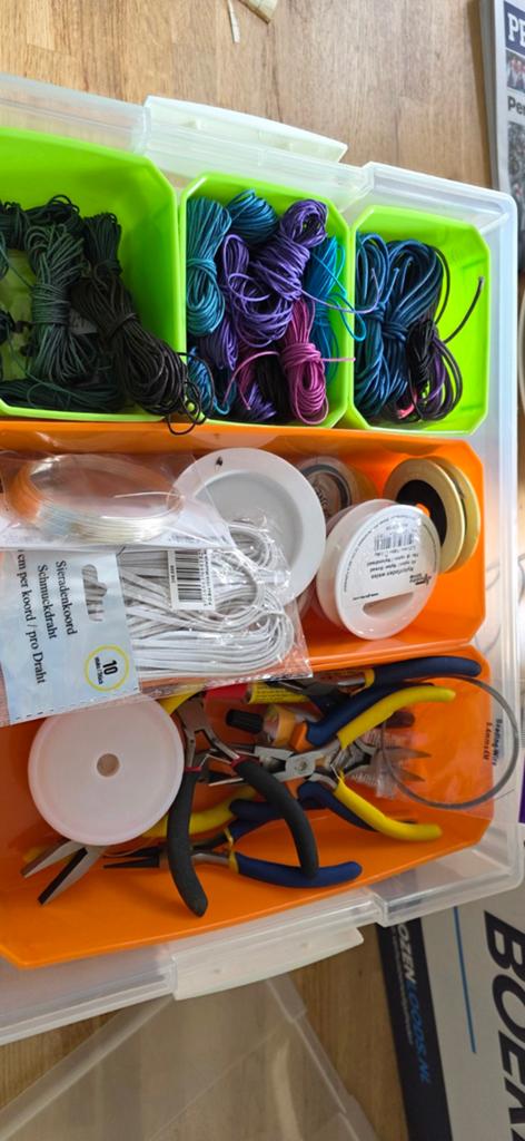 Grote set sieradenbenodigdheden en gereedschap, Hobby en Vrije tijd, Ophalen of Verzenden