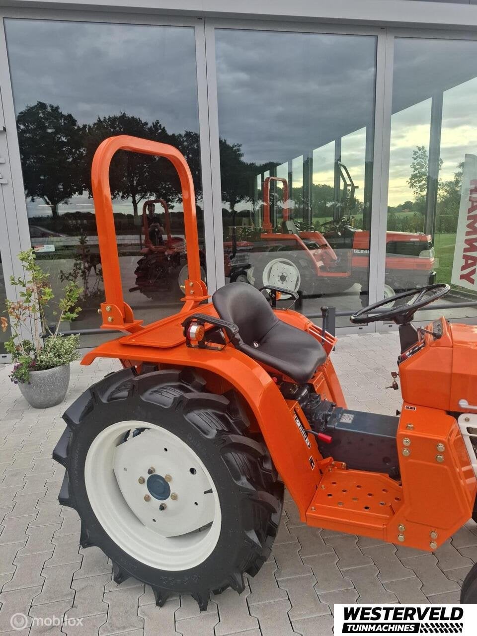 Gebruikte Kubota B1702 mini tractor 17 pk €4750 incl. btw, Gebruikt, Kubota, Info@westerveldtuinmachines.nl, Kubota