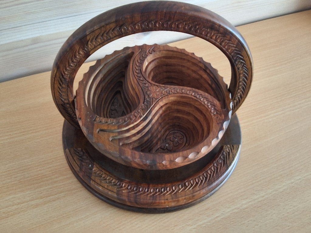 Houtsnijwerk, Ophalen, Hout