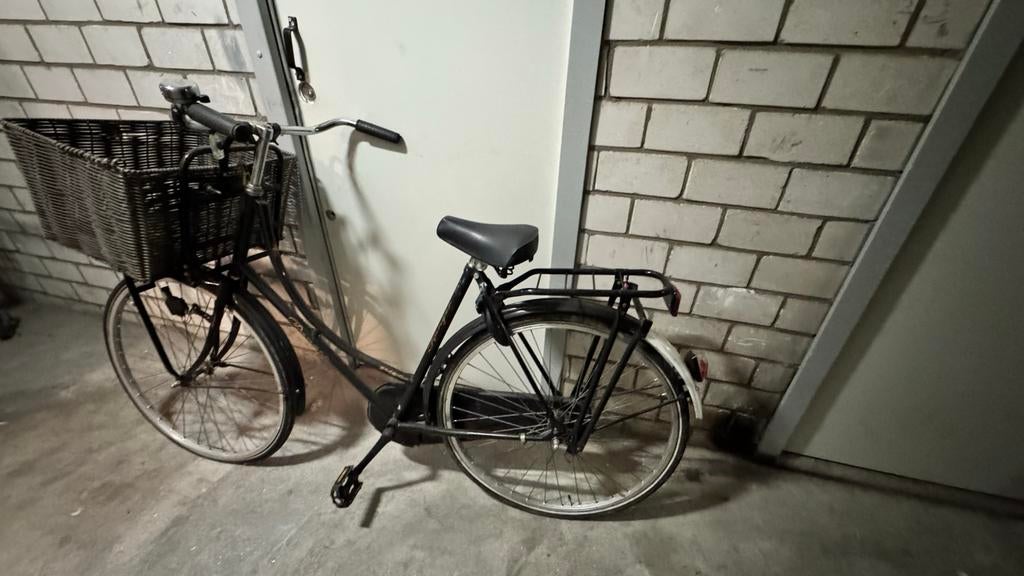 Damesfiets met mand - vorig jaar opgeknapt, Fietsen en Brommers, Fietsen | Dames | Damesfietsen, Ophalen, Terugtraprem, Batavus