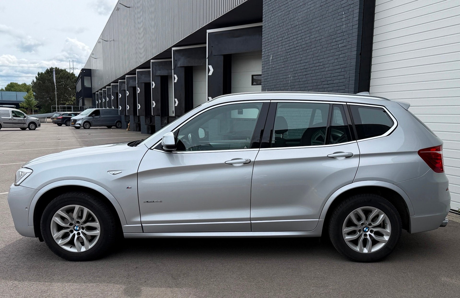 BMW X3 XDrive28i M-SPORT/DEALERONDERHOUDEN/HEAD-UP/LEDER/FAC, Auto's, Automaat, Dealer onderhouden, Gebruikt, 4 cilinders