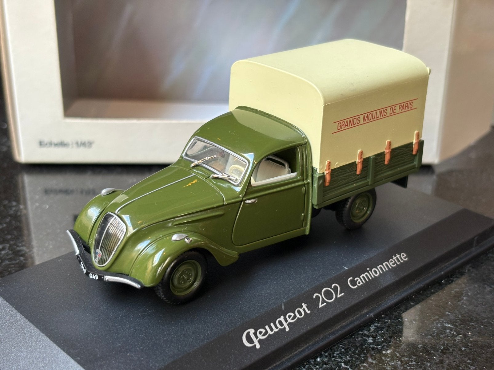Peugeot 202 Camionnette 1:43 Norev, Ophalen of Verzenden, Zo goed als nieuw, Auto, Norev