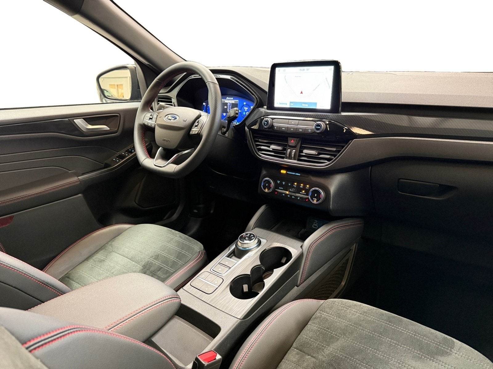 Ford Kuga 2.5 PHEV ST-Line X I Panoramadak I Elek. Trekhaak, Auto's, Gebruikt, Euro 6, 4 cilinders, Zwart