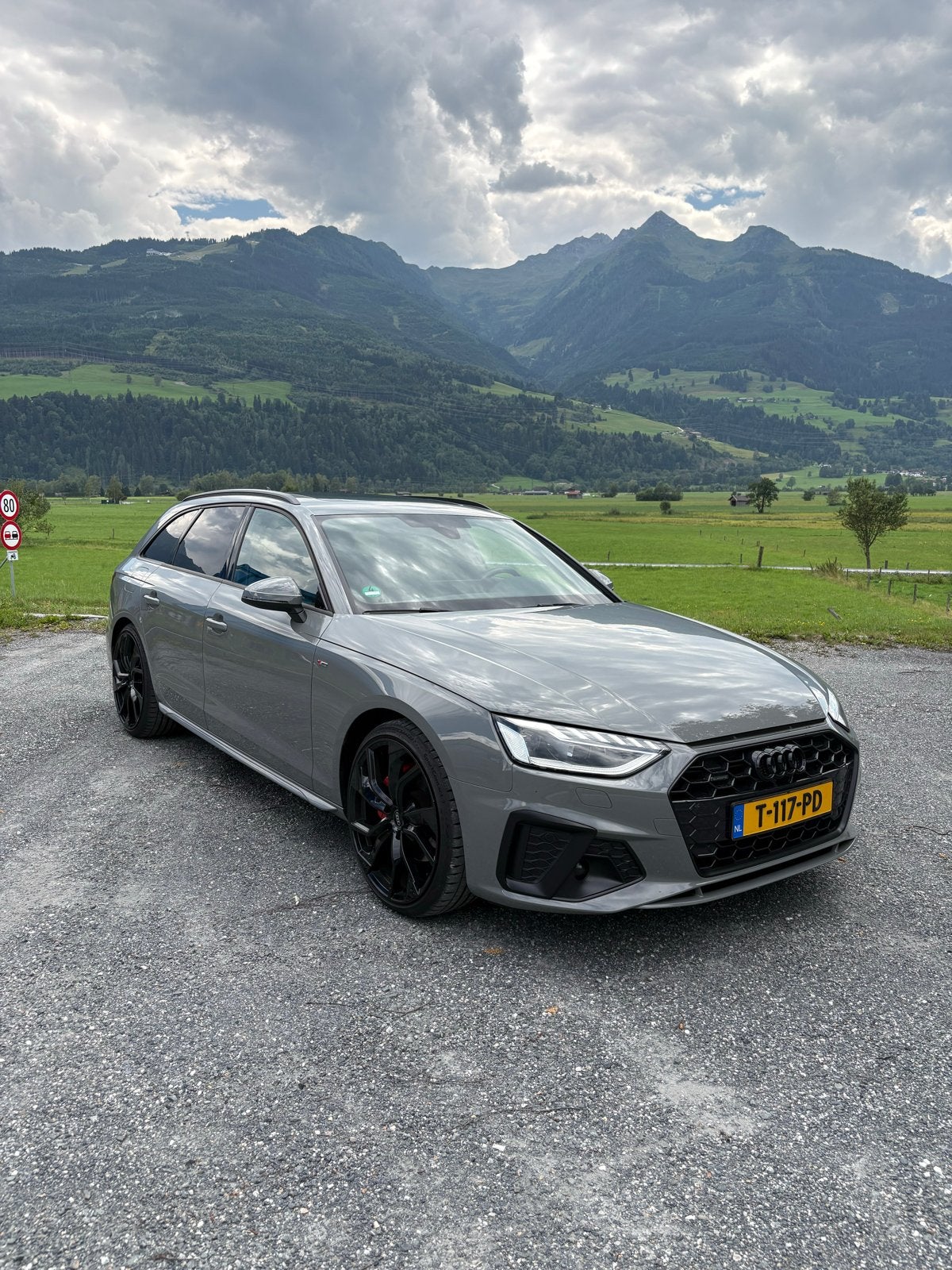 Audi A4 40 TFSI Quattro 204pk S-Edition 2021 Grijs, Automaat, 15 km/l, Zwart, 4 cilinders