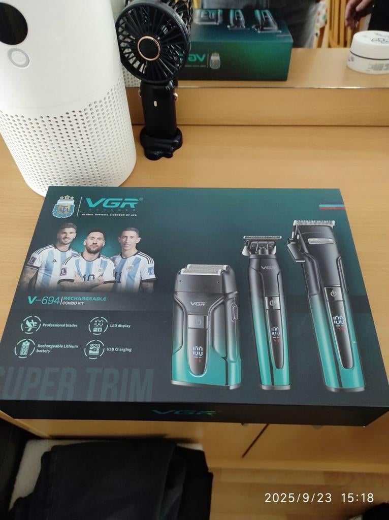 VGR Messi Kappers Set - Professionele Set nieuw, Ophalen of Verzenden, Nieuw, Tondeuse