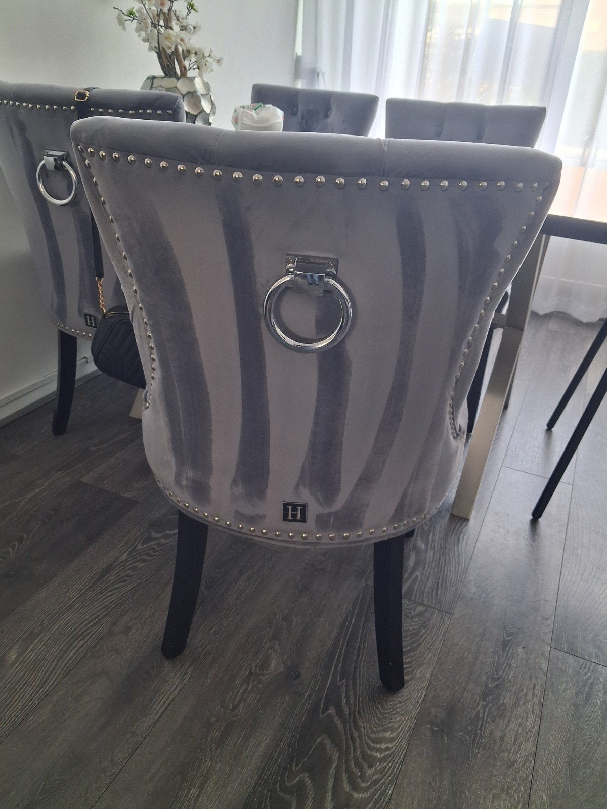 4 goed uitziende stoelen grijs velvet, Ophalen, Zo goed als nieuw, Vier, Stof