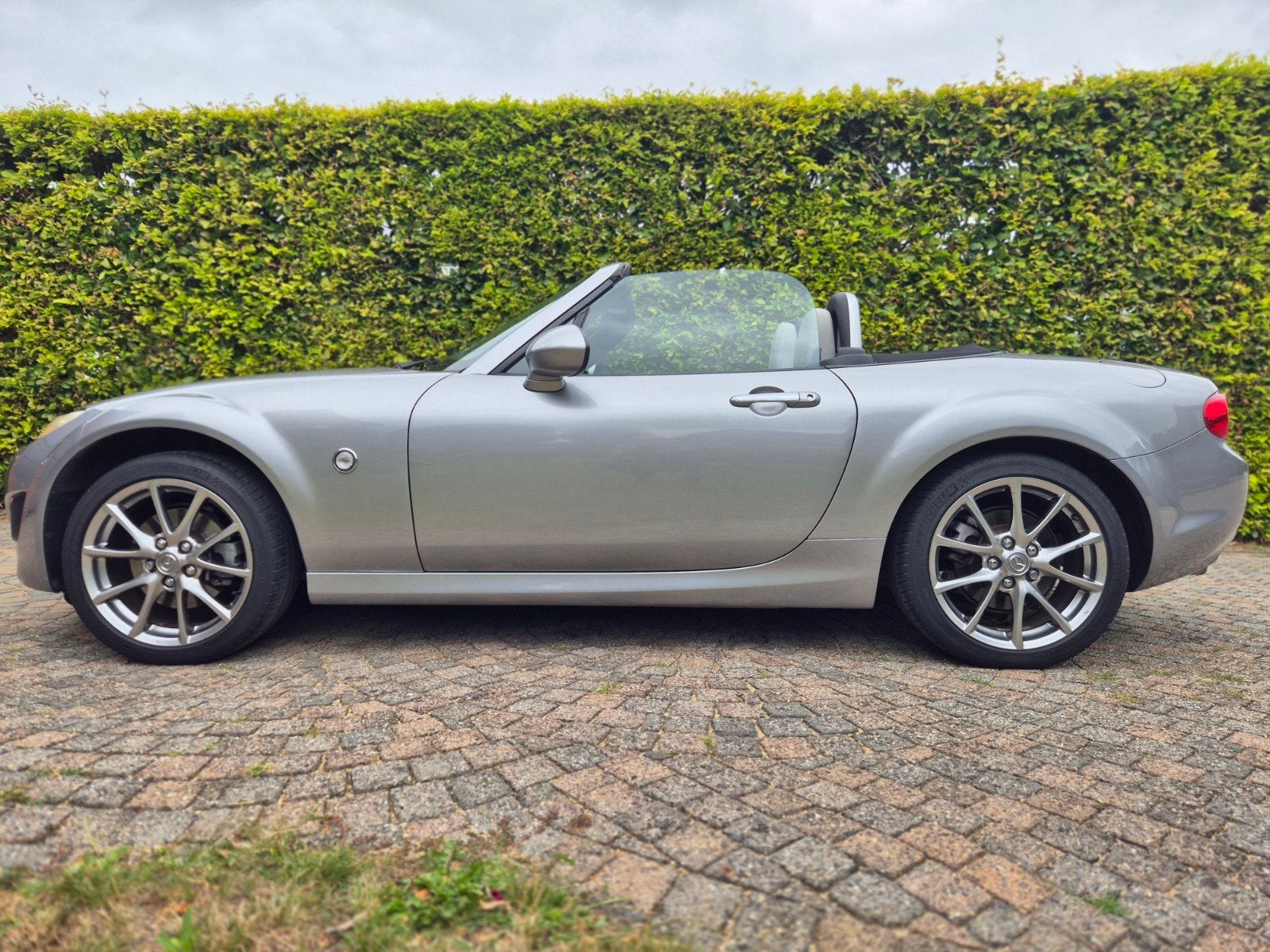 Mazda MX-5 1.8 2011 Grijs, Achterwielaandrijving, Beige, 4 cilinders, Cabriolet