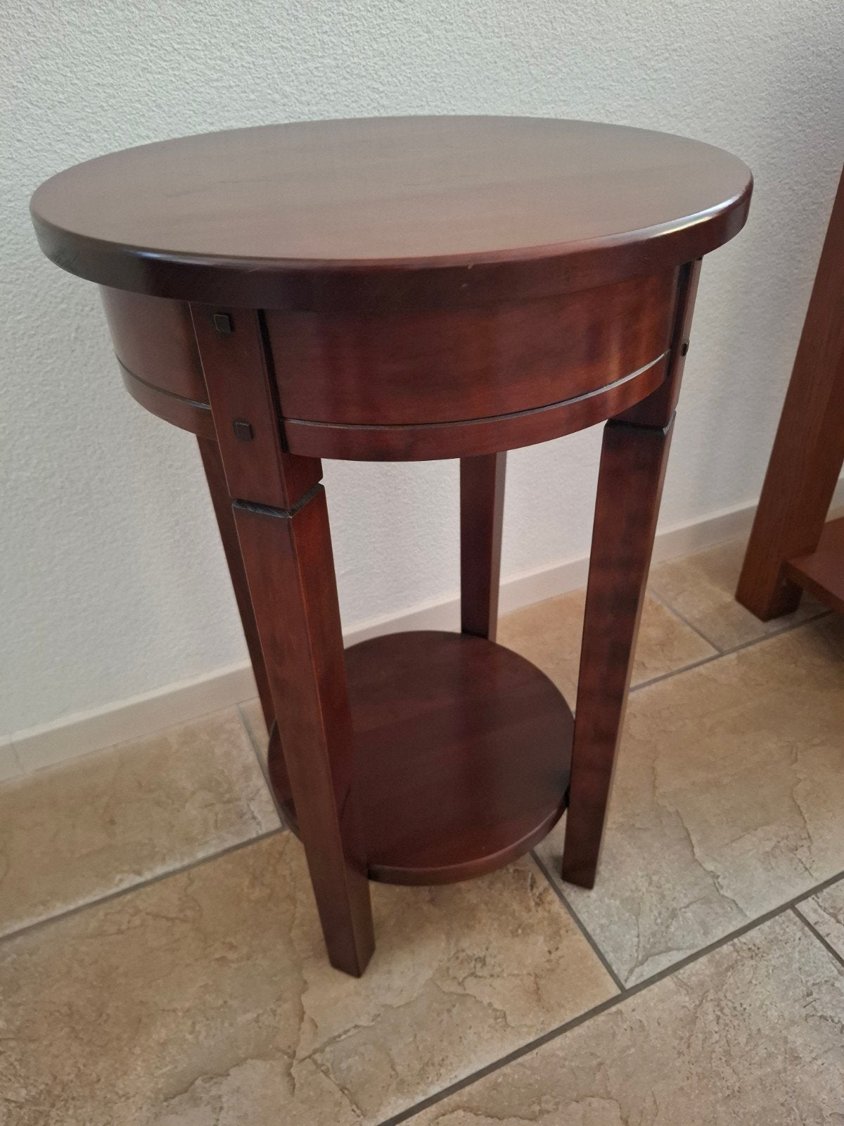 BKS kersenhout bijzettafel - z.g.a.n., Ophalen, Rond, Zo goed als nieuw, 60 cm of meer
