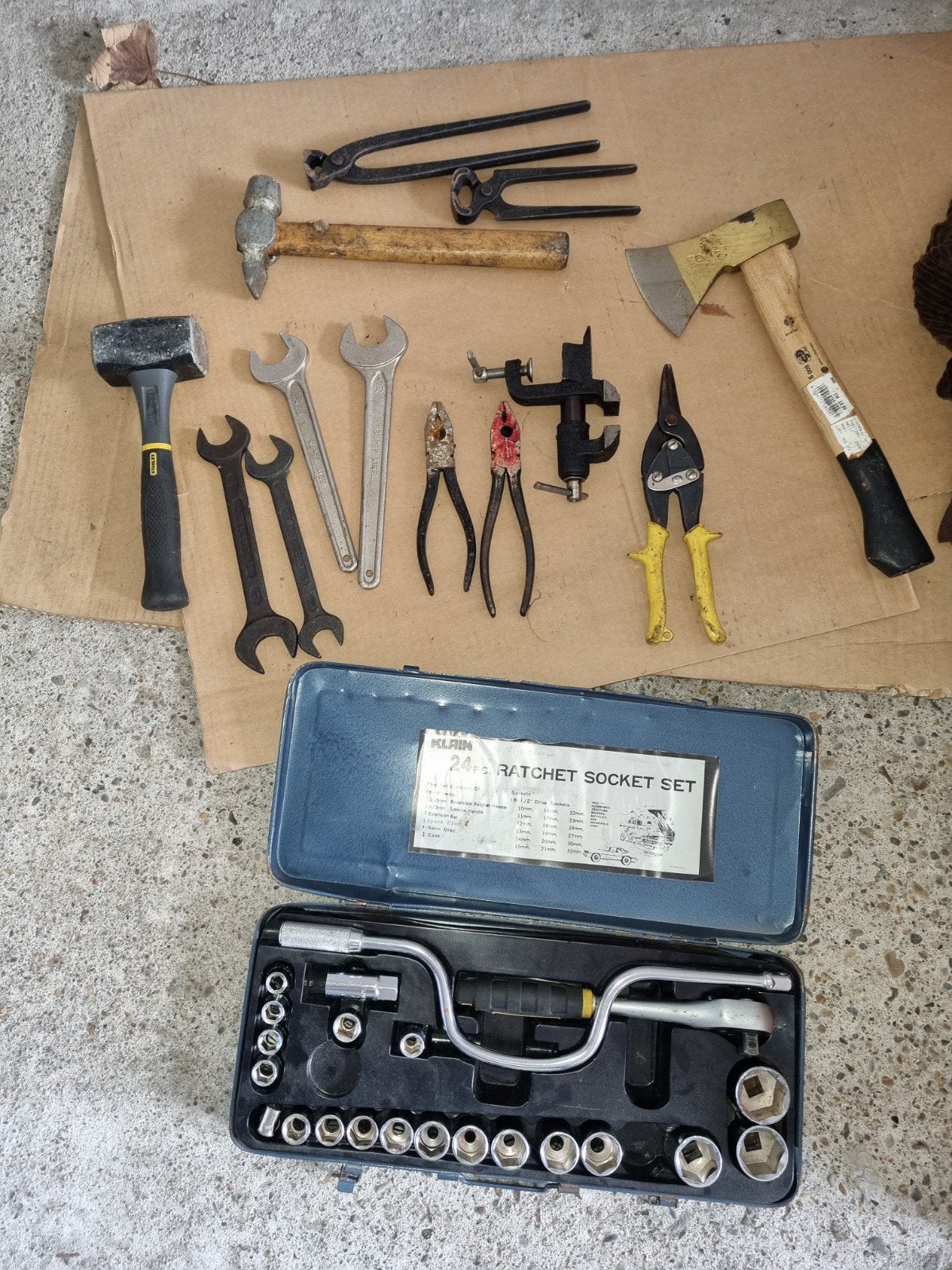 Diverse gereedschap: bijl, tangen, sleutels, doppen, Ophalen of Verzenden, Gebruikt, Gereedschapsset, Stanley