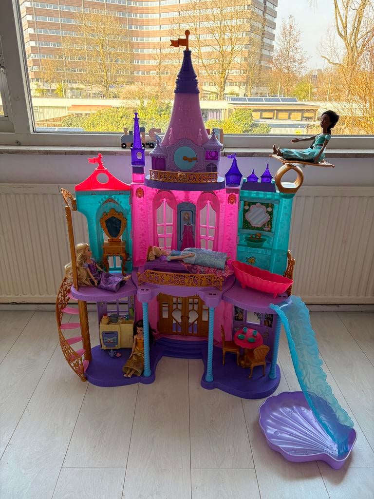 Disney prinsessen kasteel, Ophalen, Zo goed als nieuw, Poppenhuis