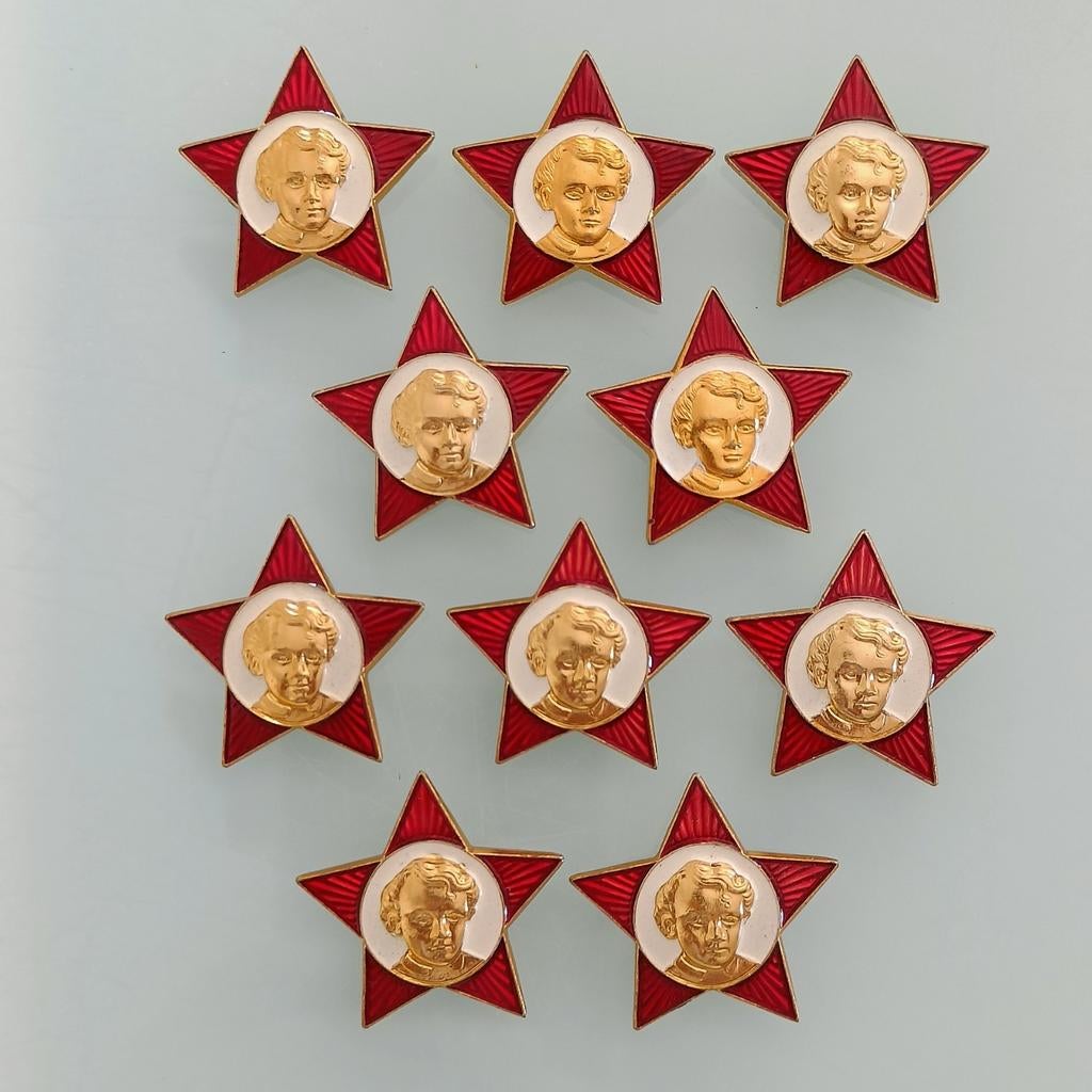 Sovjetster speldjes met jonge Vladimir Lenin., Verzamelen, Ophalen of Verzenden, Zo goed als nieuw, Overige onderwerpen, Speldje of Pin