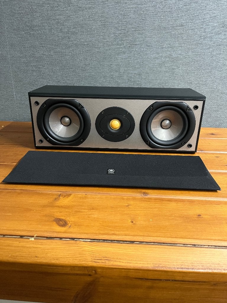 Yamaha NS-C200 center speaker . Max 300watt ., 150 watt of meer, Gebruikt, Yamaha, Ophalen of Verzenden