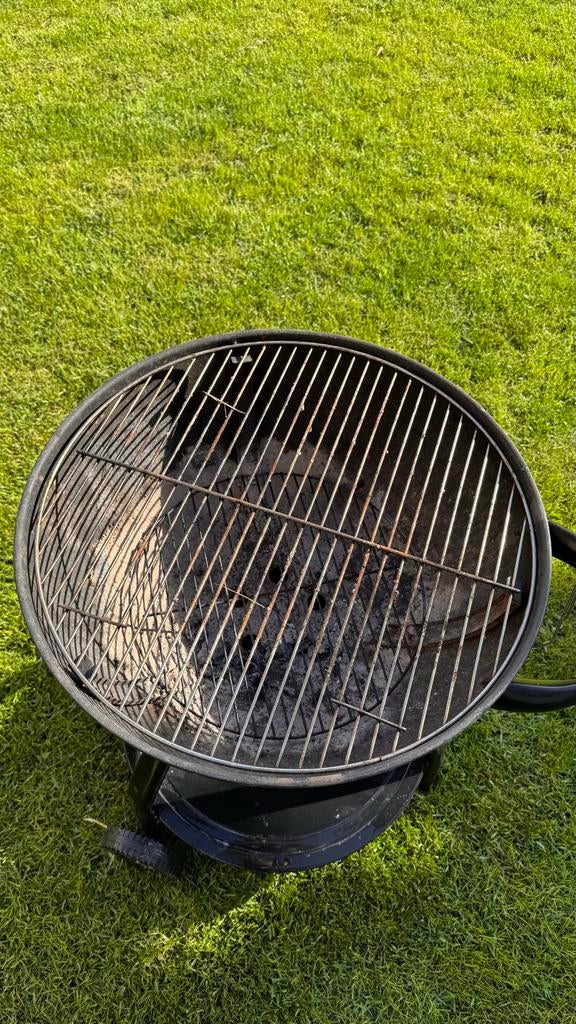 Zwarte BBQ met thermometer - Hendel kap ontbreekt, Ophalen, Gebruikt, Met accessoires